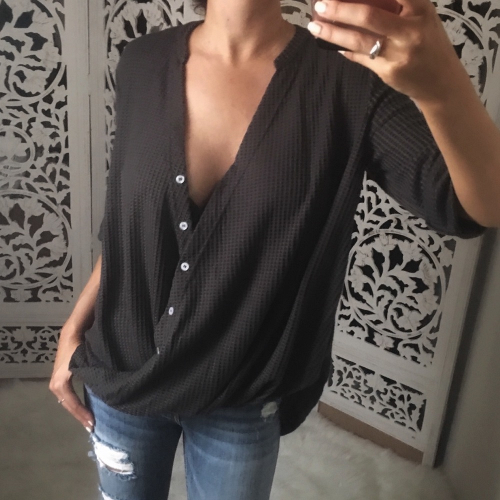 LAST 1️⃣ 2/$60 Waffle Knit VNeck Half Sleeve Top - Picture 4 of 8